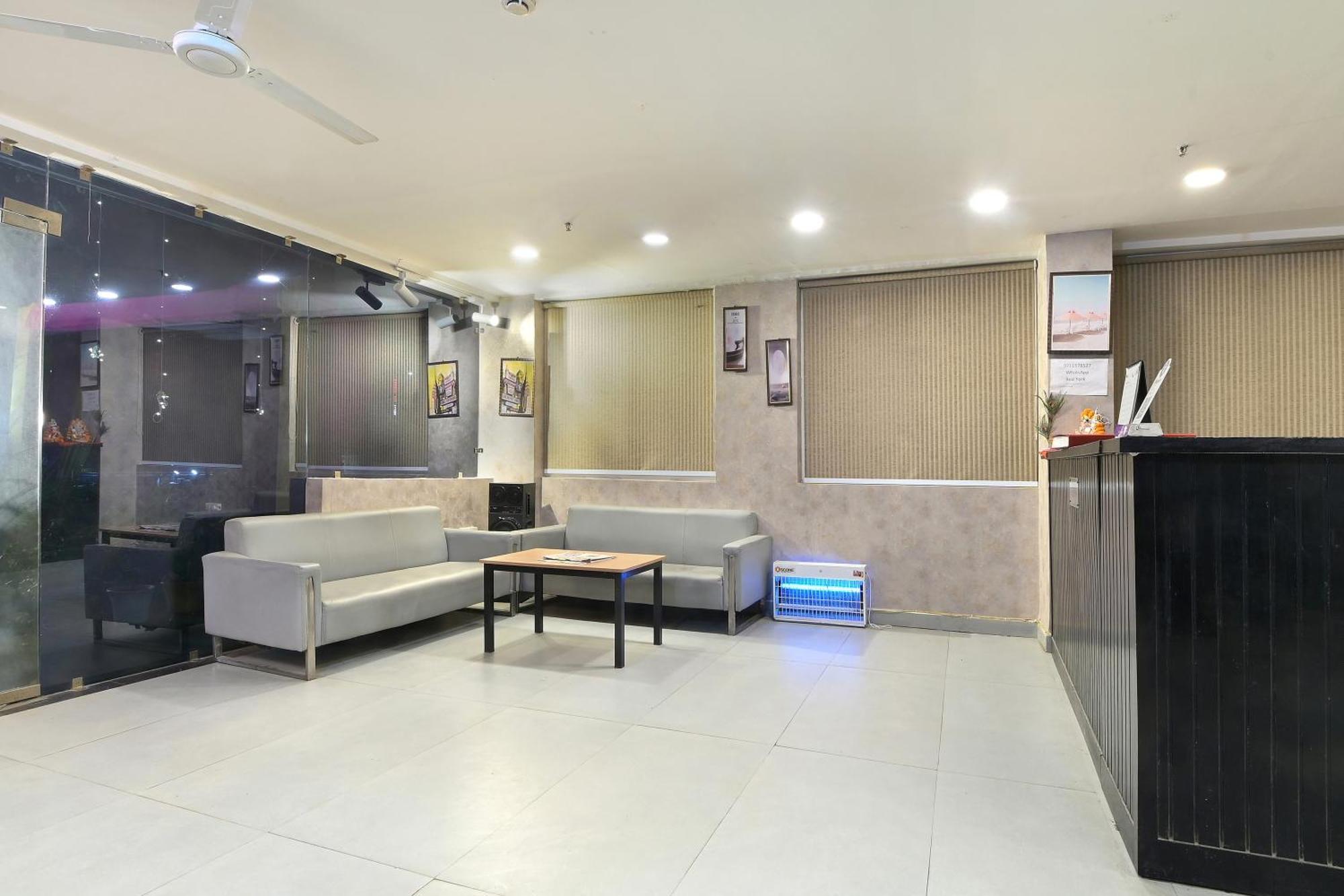Hotel Red York By Byob Hotels نويدا المظهر الخارجي الصورة