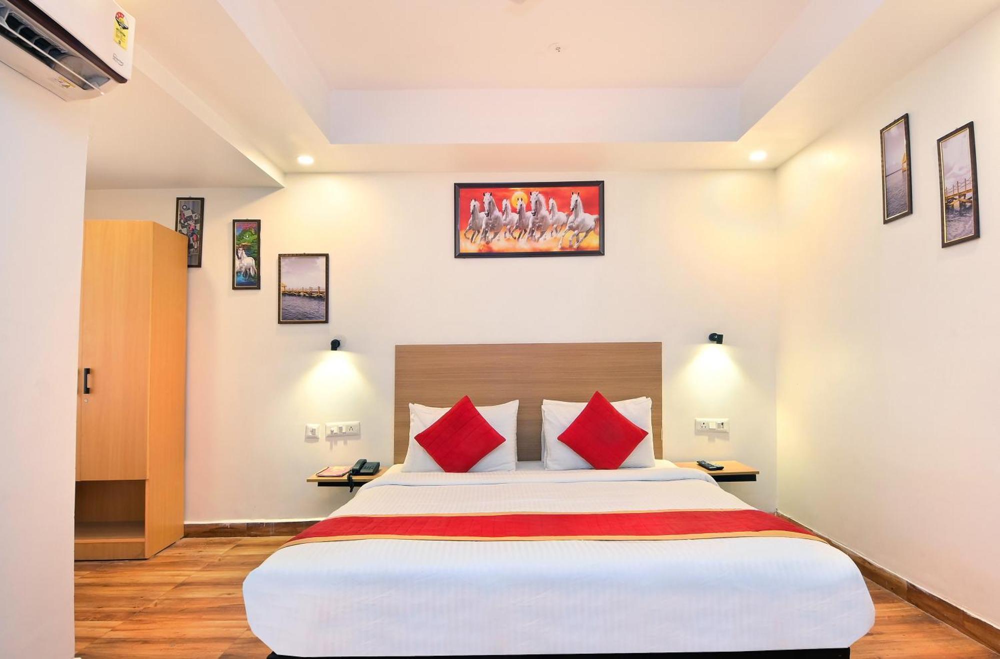 Hotel Red York By Byob Hotels نويدا المظهر الخارجي الصورة