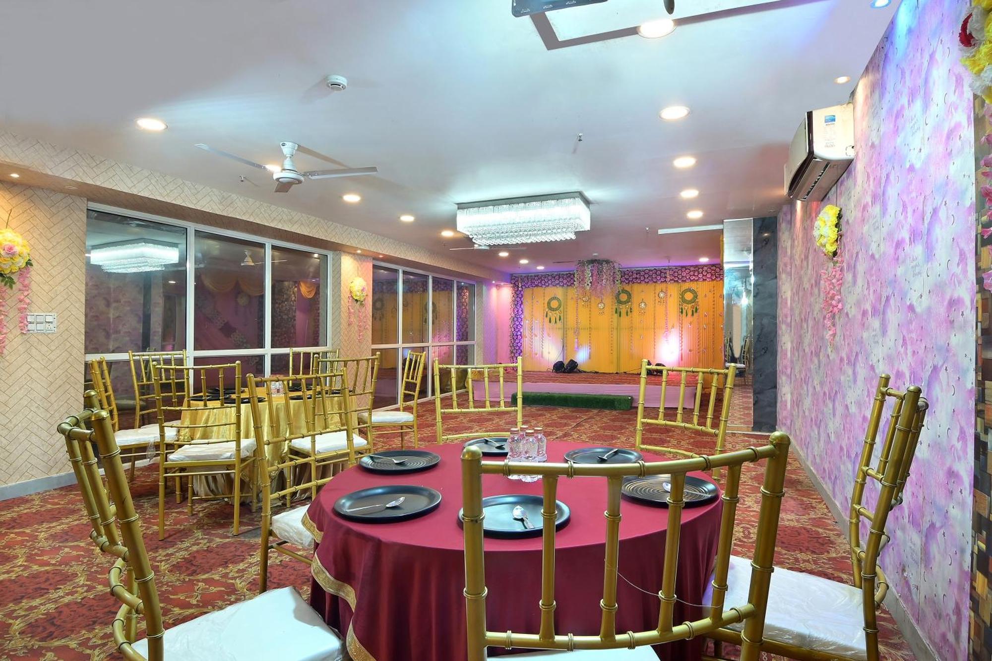 Hotel Red York By Byob Hotels نويدا المظهر الخارجي الصورة