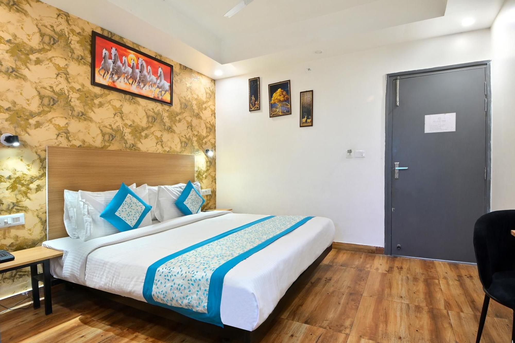 Hotel Red York By Byob Hotels نويدا المظهر الخارجي الصورة