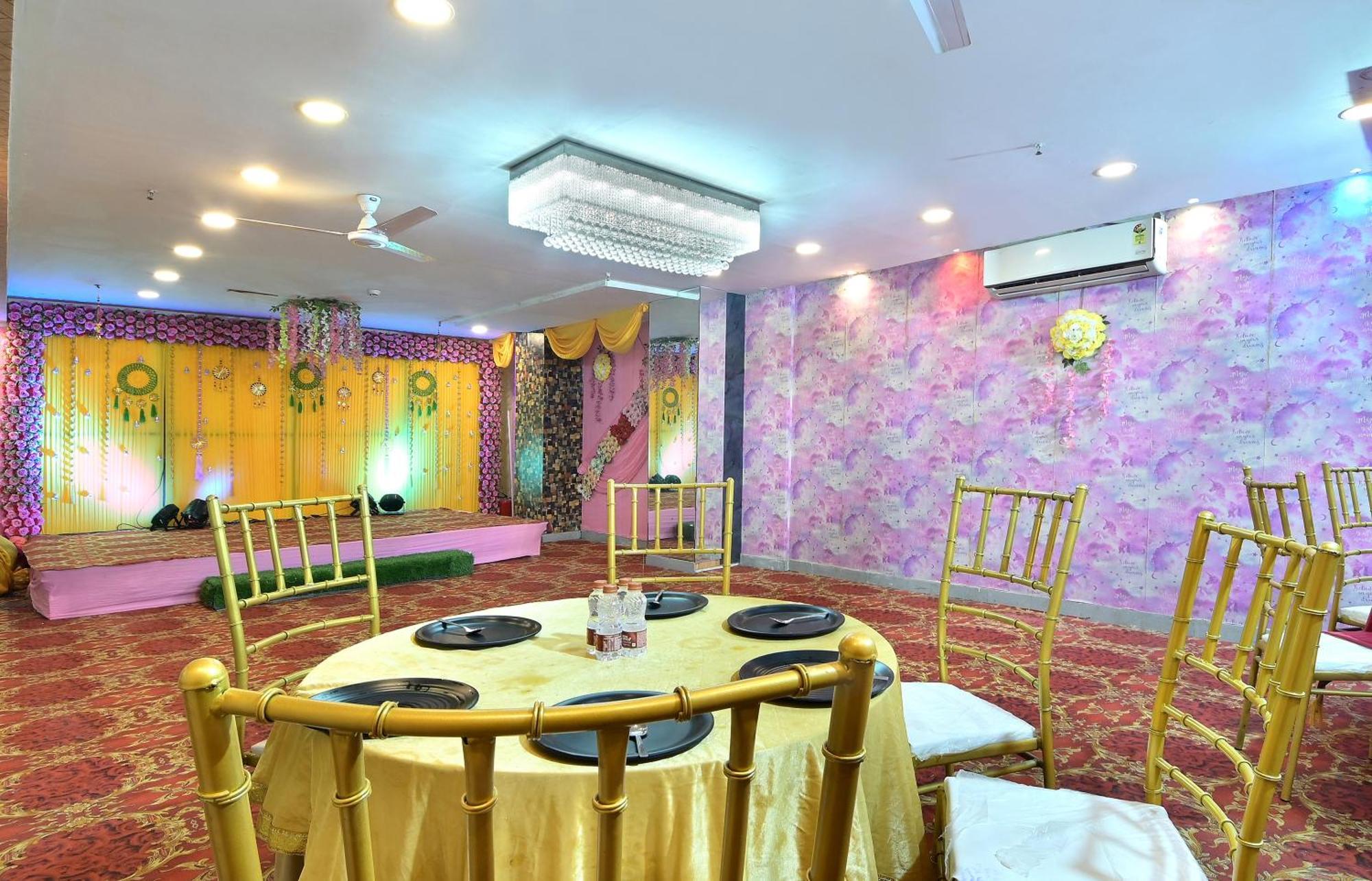 Hotel Red York By Byob Hotels نويدا المظهر الخارجي الصورة
