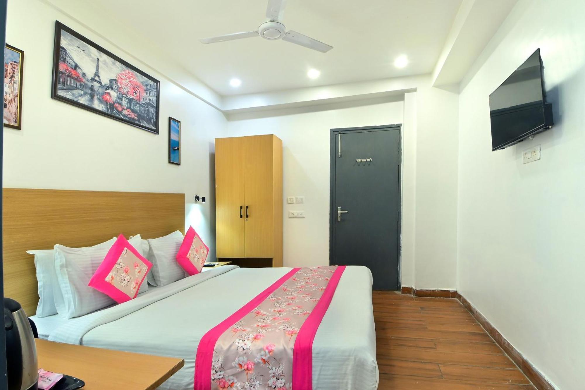 Hotel Red York By Byob Hotels نويدا المظهر الخارجي الصورة