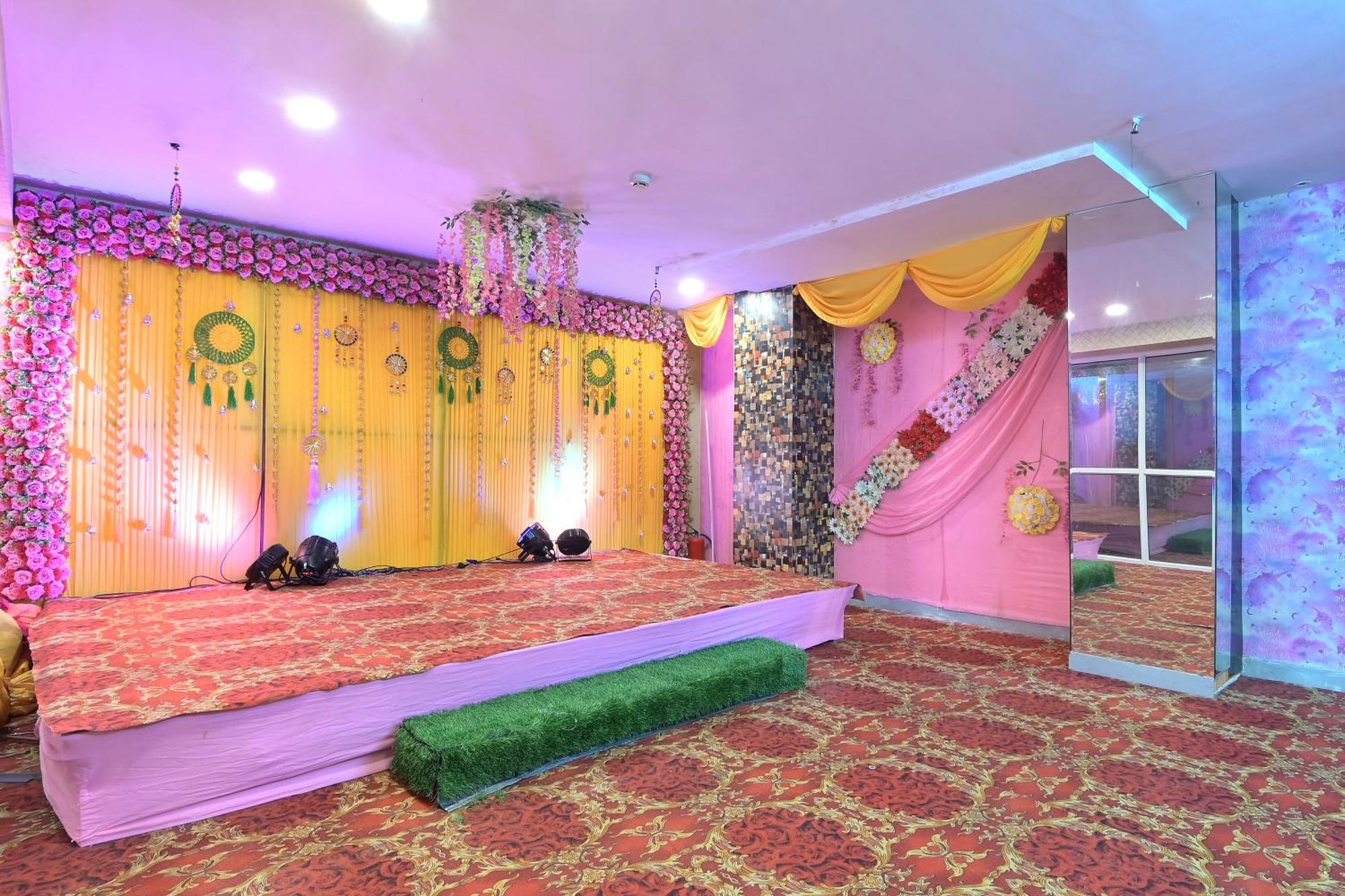 Hotel Red York By Byob Hotels نويدا المظهر الخارجي الصورة