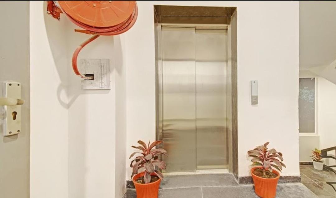 Hotel Red York By Byob Hotels نويدا المظهر الخارجي الصورة