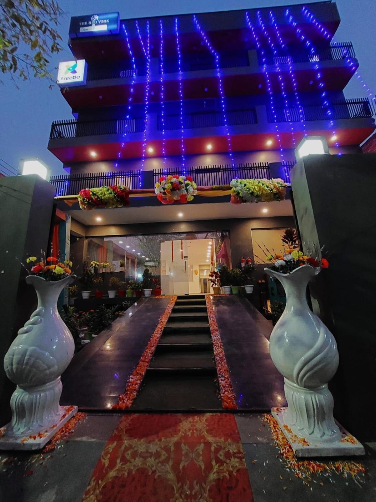 Hotel Red York By Byob Hotels نويدا المظهر الخارجي الصورة