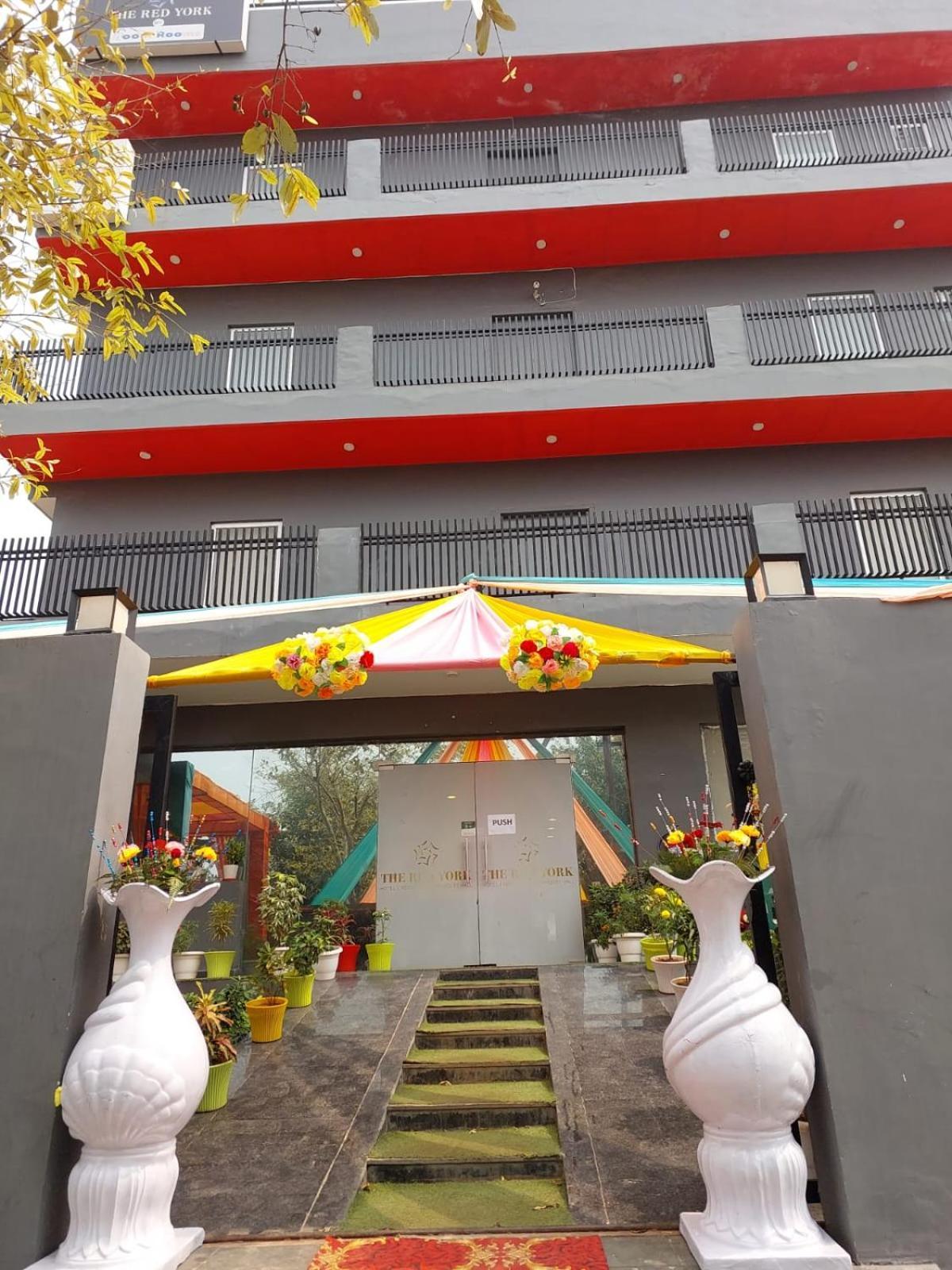 Hotel Red York By Byob Hotels نويدا المظهر الخارجي الصورة