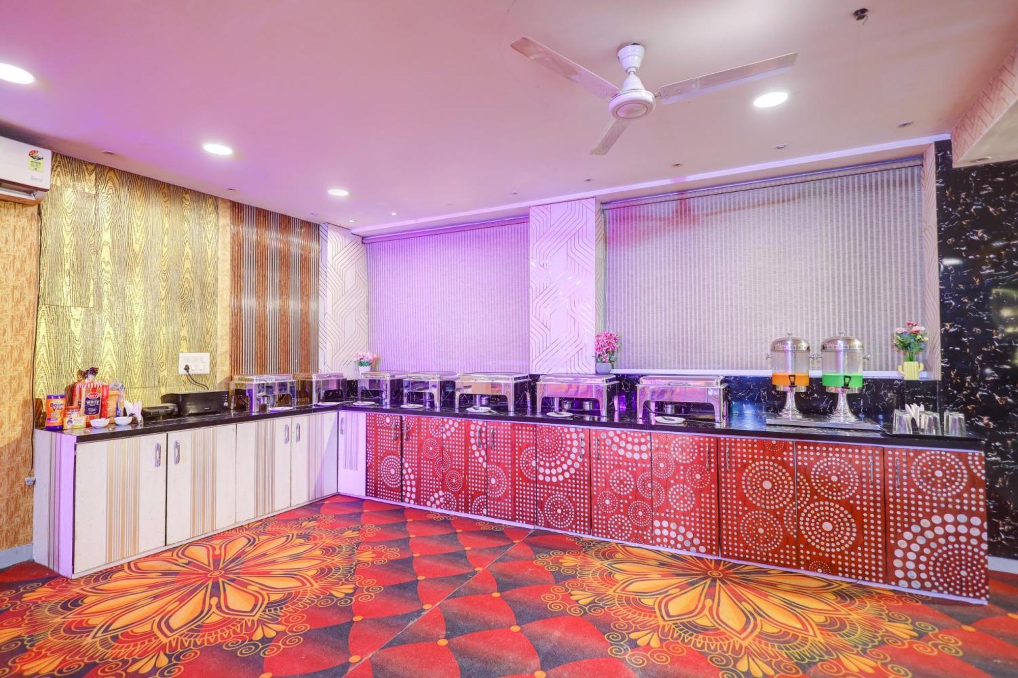 Hotel Red York By Byob Hotels نويدا المظهر الخارجي الصورة