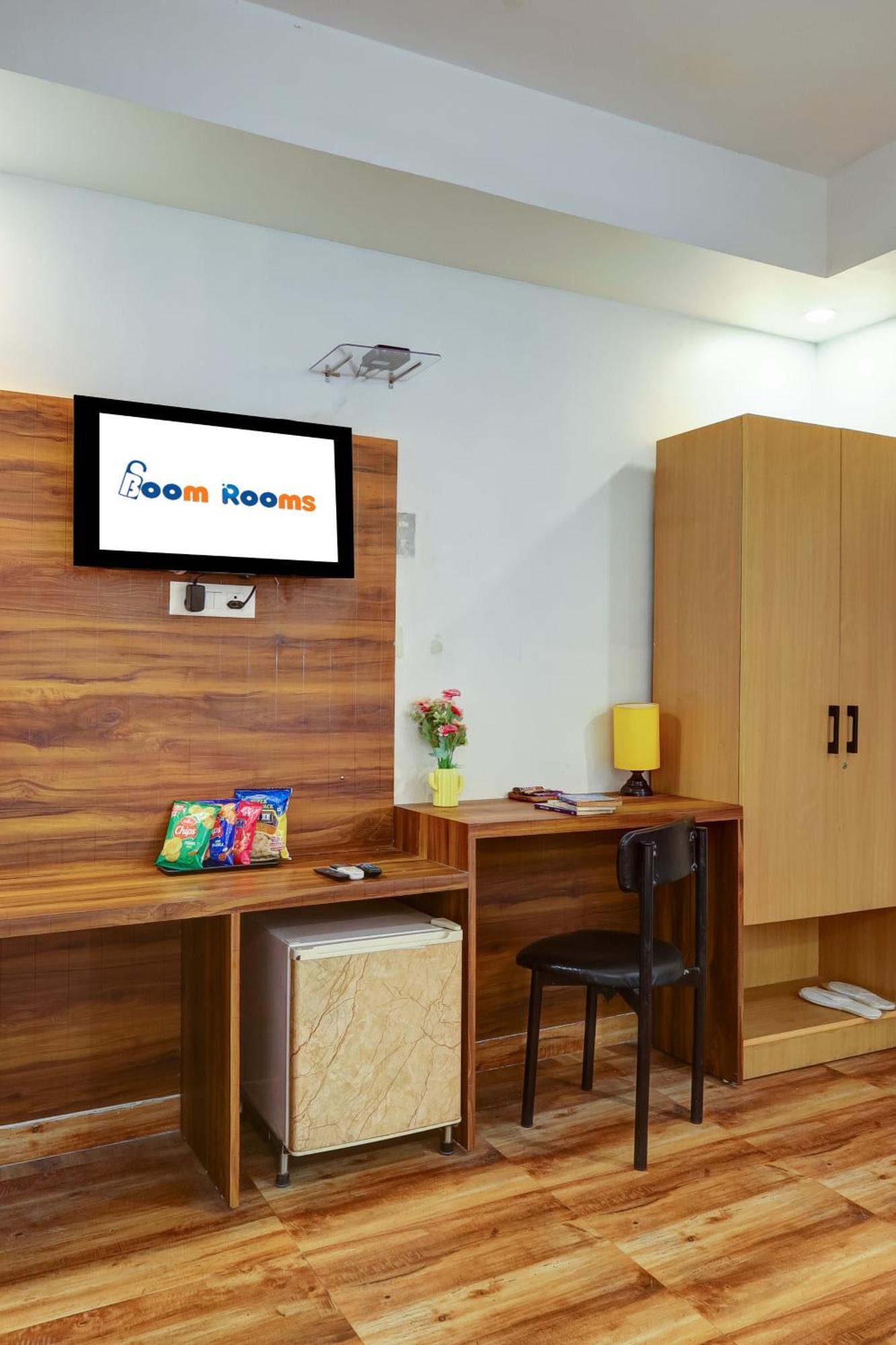 Hotel Red York By Byob Hotels نويدا المظهر الخارجي الصورة
